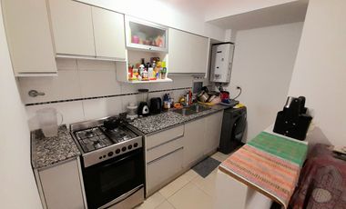 Villa Ballester céntrico! Amplio y luminoso 3 amb con vista abierta!