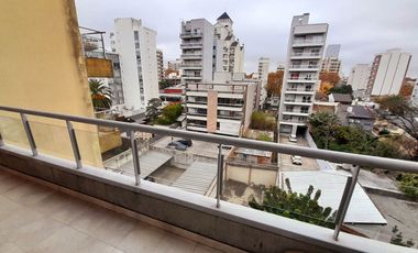 Villa Ballester céntrico! Amplio y luminoso 3 amb con vista abierta!