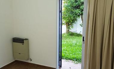 Hermoso depto dos ambientes con jardín, a metros de la estación - Visitas a partir del 1° de Junio