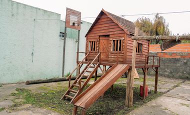 Venta casa 6 ambientes con gran parque