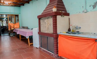 Venta casa 6 ambientes con gran parque