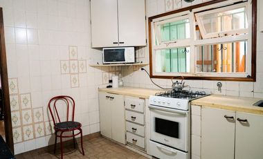 Venta casa 6 ambientes con gran parque
