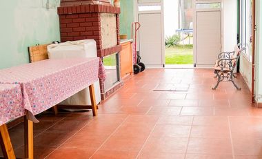 Venta casa 6 ambientes con gran parque