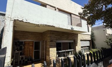 VENTA CASA 4 DORMITORIOS (A REMODELAR) - B° ALANIS, CIPOLLETTI