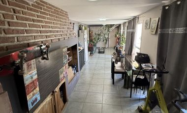 VENTA CASA 4 DORMITORIOS (A REMODELAR) - B° ALANIS, CIPOLLETTI