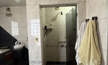 VENTA CASA 4 DORMITORIOS (A REMODELAR) - B° ALANIS, CIPOLLETTI
