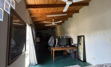 VENTA CASA 4 DORMITORIOS (A REMODELAR) - B° ALANIS, CIPOLLETTI