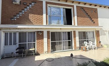 VENTA CASA 4 DORMITORIOS (A REMODELAR) - B° ALANIS, CIPOLLETTI