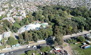 Predio comercial - 33.731 m2 terreno - 4800 m2 cub.- Quilmes
