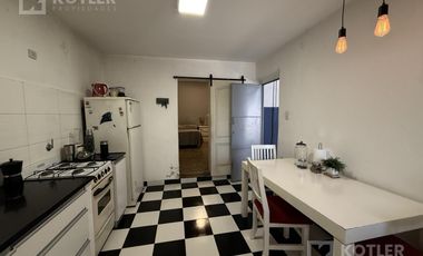 Propiedad Ideal Taller con vivienda y Local. Ideal Inversor