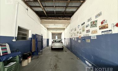 Propiedad Ideal Taller con vivienda y Local. Ideal Inversor