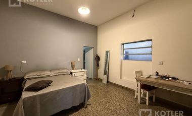 Propiedad Ideal Taller con vivienda y Local. Ideal Inversor