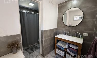 Propiedad Ideal Taller con vivienda y Local. Ideal Inversor