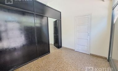 Propiedad Ideal Taller con vivienda y Local. Ideal Inversor