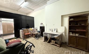 Propiedad Ideal Taller con vivienda y Local. Ideal Inversor