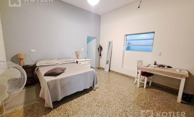 Propiedad Ideal Taller con vivienda y Local. Ideal Inversor
