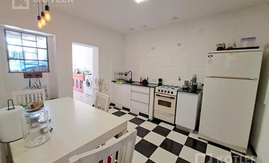 Propiedad Ideal Taller con vivienda y Local. Ideal Inversor