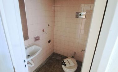 Propiedad Ideal Taller con vivienda y Local. Ideal Inversor