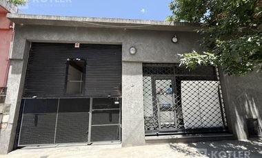 Propiedad Ideal Taller con vivienda y Local. Ideal Inversor