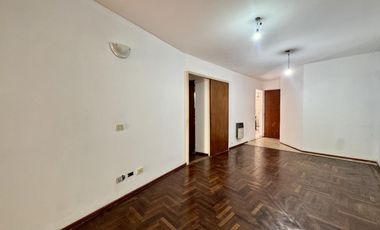 venta departamento dos dormitorios con patio centro rosario