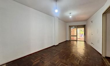 venta departamento dos dormitorios con patio centro rosario