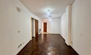venta departamento dos dormitorios con patio centro rosario