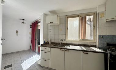 venta departamento dos dormitorios con patio centro rosario