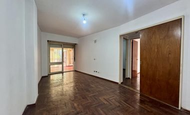 venta departamento dos dormitorios con patio centro rosario