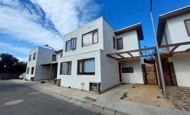 ARRIENDA CASA EN SAN FRANCISCO DE LIMACHE