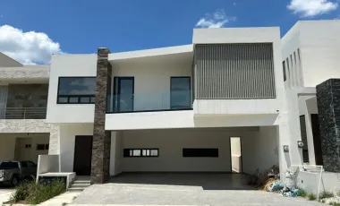 Casa en renta en Bosques de las Misiones Sector Encino, Santiago, Nuevo León