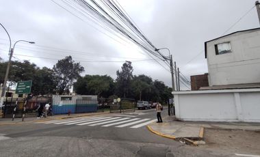 ¡Casa Comercial Con Múltiples Ambientes Y Gran Potencial De Inversión!