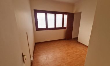 AMPLIA PROPIEDAD COMERCIAL EN BARRIO ITALIA