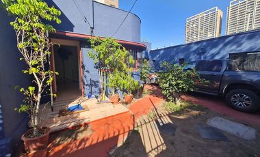 AMPLIA PROPIEDAD COMERCIAL EN BARRIO ITALIA