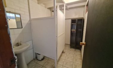 AMPLIA PROPIEDAD COMERCIAL EN BARRIO ITALIA