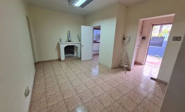 AMPLIA PROPIEDAD COMERCIAL EN BARRIO ITALIA