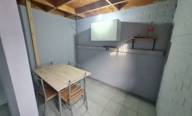 AMPLIA PROPIEDAD COMERCIAL EN BARRIO ITALIA