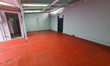 AMPLIA PROPIEDAD COMERCIAL EN BARRIO ITALIA