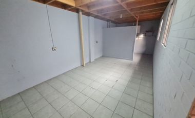 AMPLIA PROPIEDAD COMERCIAL EN BARRIO ITALIA