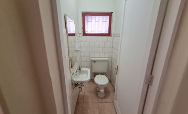 AMPLIA PROPIEDAD COMERCIAL EN BARRIO ITALIA