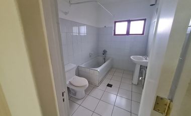 AMPLIA PROPIEDAD COMERCIAL EN BARRIO ITALIA
