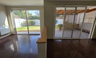 Casa en Venta en Av. El Sauce