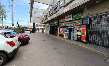 Arriendo Comercial en Esquina Grecia con Molineros