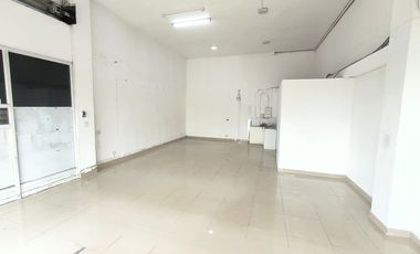 Arriendo Comercial en Esquina Grecia con Molineros