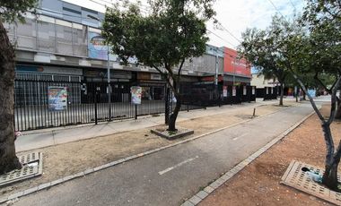 Arriendo Comercial en Esquina Grecia con Molineros