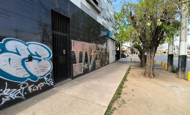 Arriendo Comercial en Esquina Grecia con Molineros