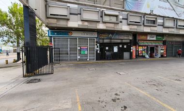 Arriendo Comercial en Esquina Grecia con Molineros