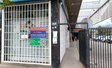 Arriendo Comercial en Esquina Grecia con Molineros