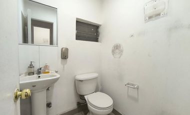 Arriendo Comercial en Esquina Grecia con Molineros