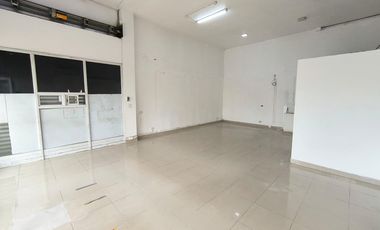 Arriendo Comercial en Esquina Grecia con Molineros