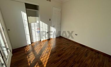 Gran Casa Familiar con Piscina en Providencia